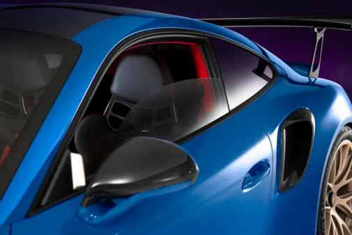 3m-automotive-window-film-on-a-porsche-gt2rs-on-a-window